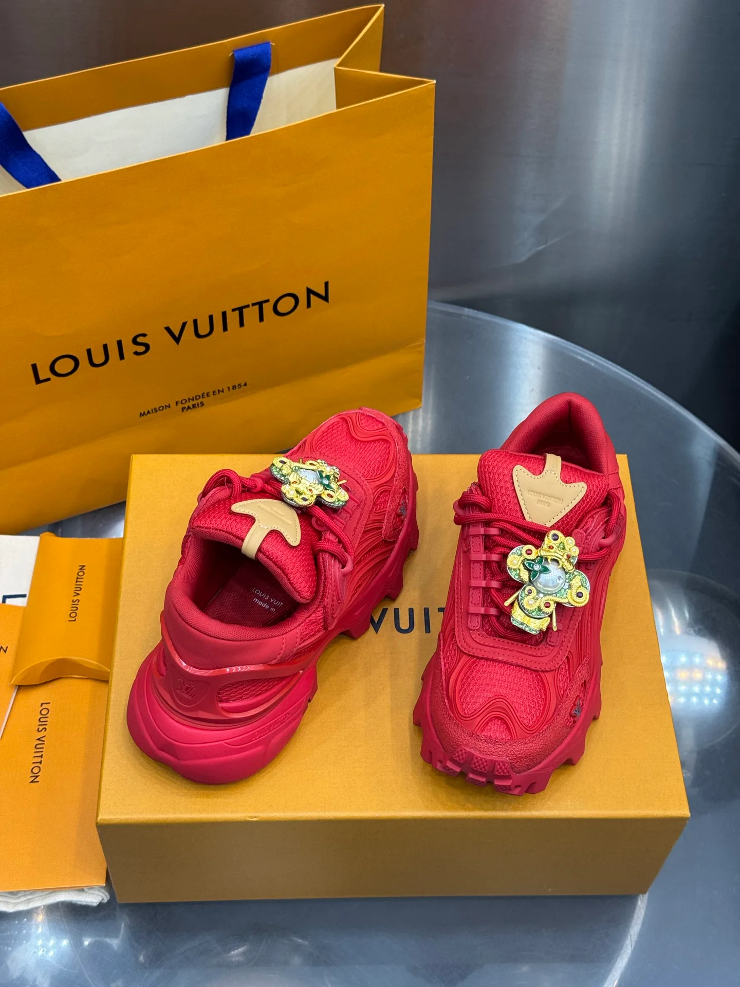 Women's Sneakers LOUIS VUITTON 18202599