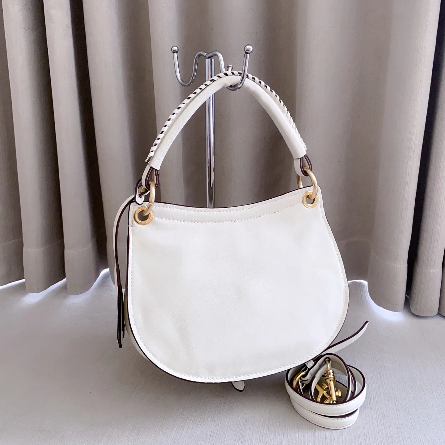 Классические Сумки Женские Miu Miu 18602474