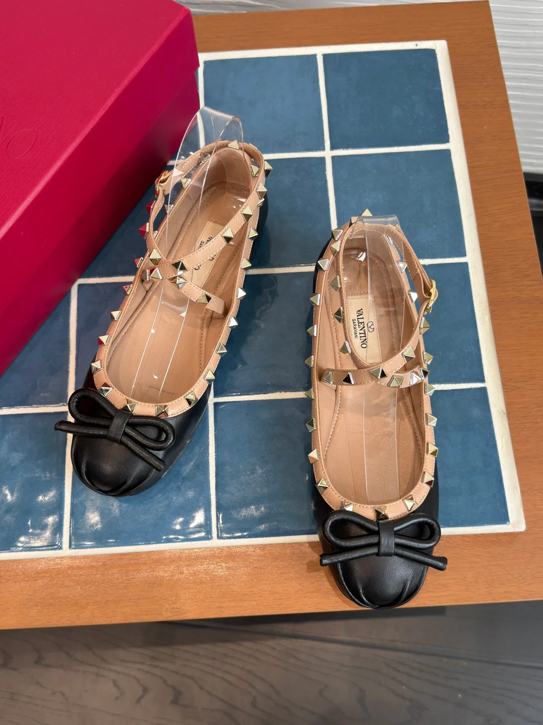 Women's Ballet Flats VALENTINO 18125363
