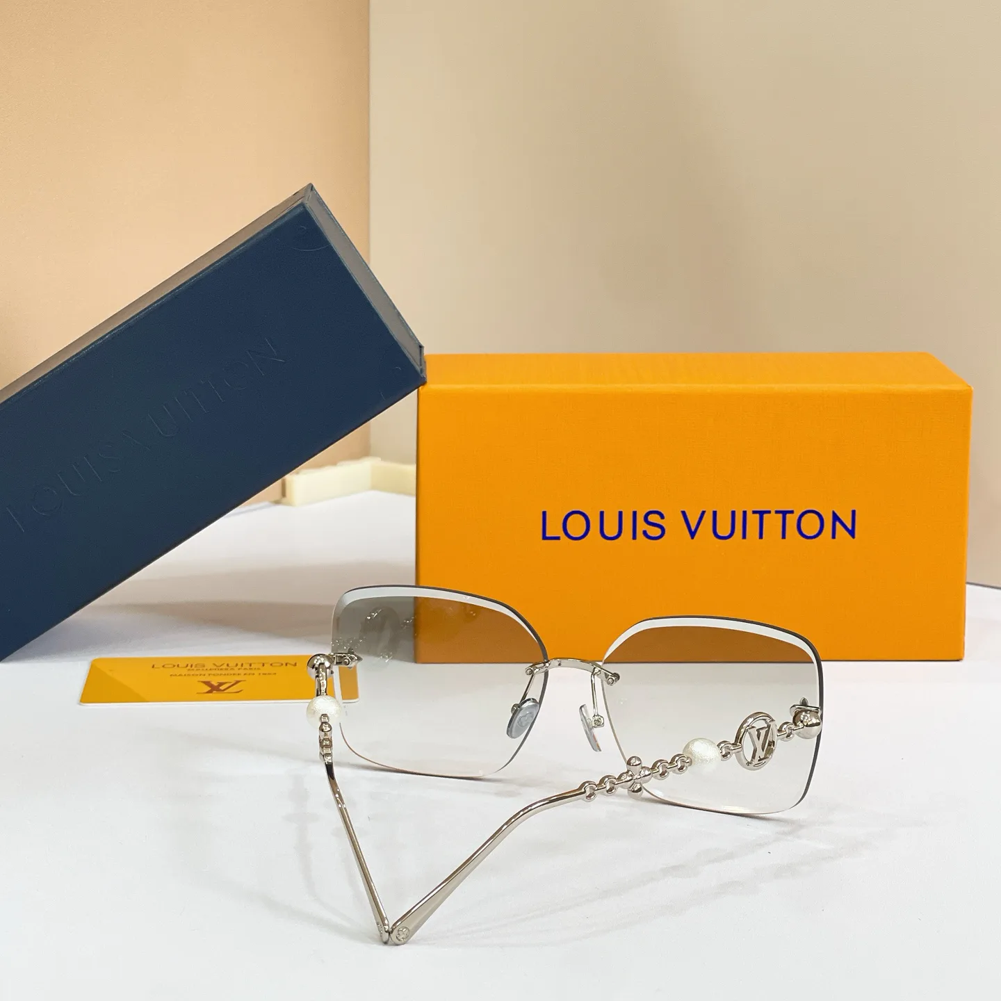 Glasses LOUIS VUITTON 17495900