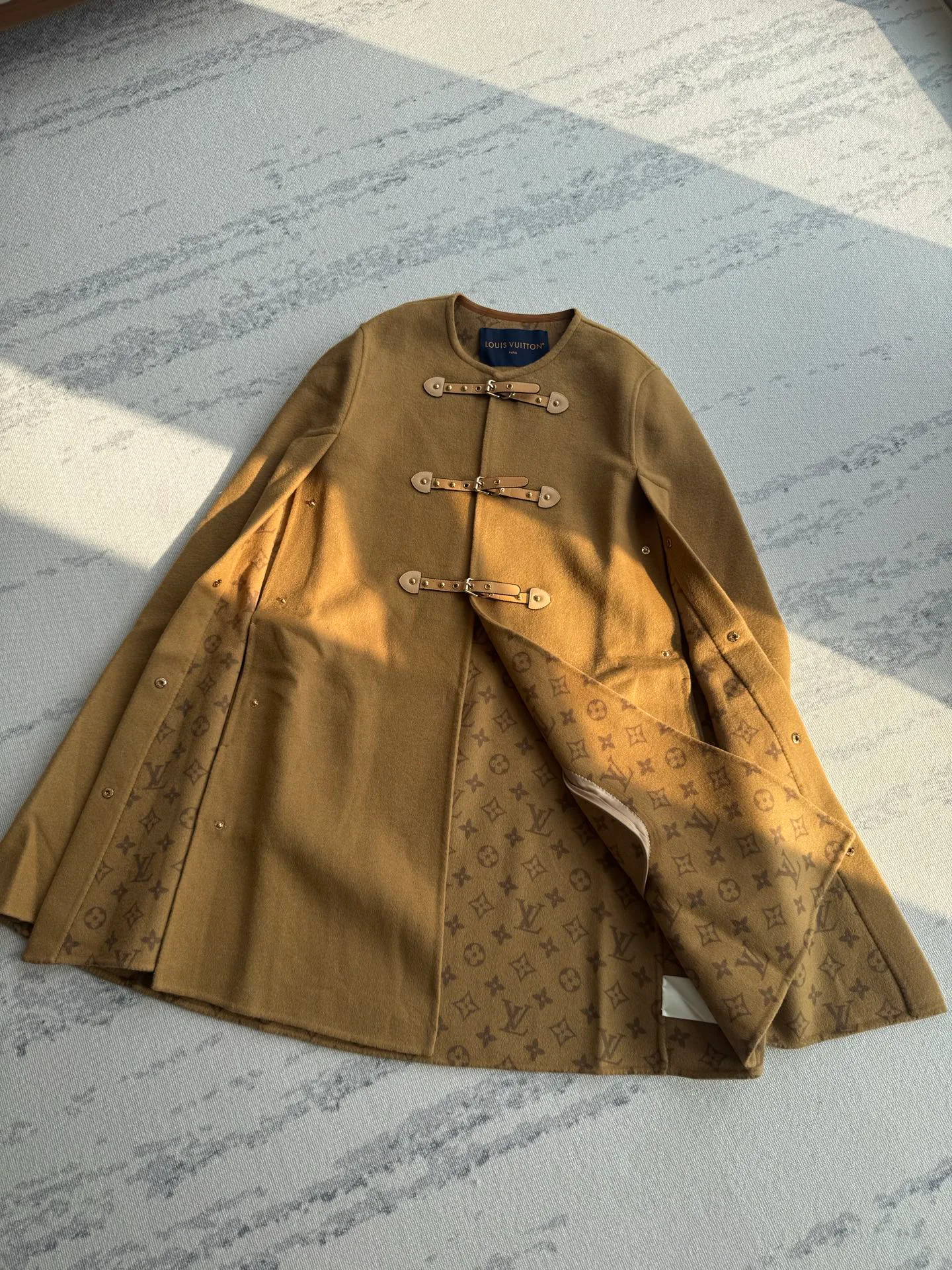 Women's Coats LOUIS VUITTON 18361593