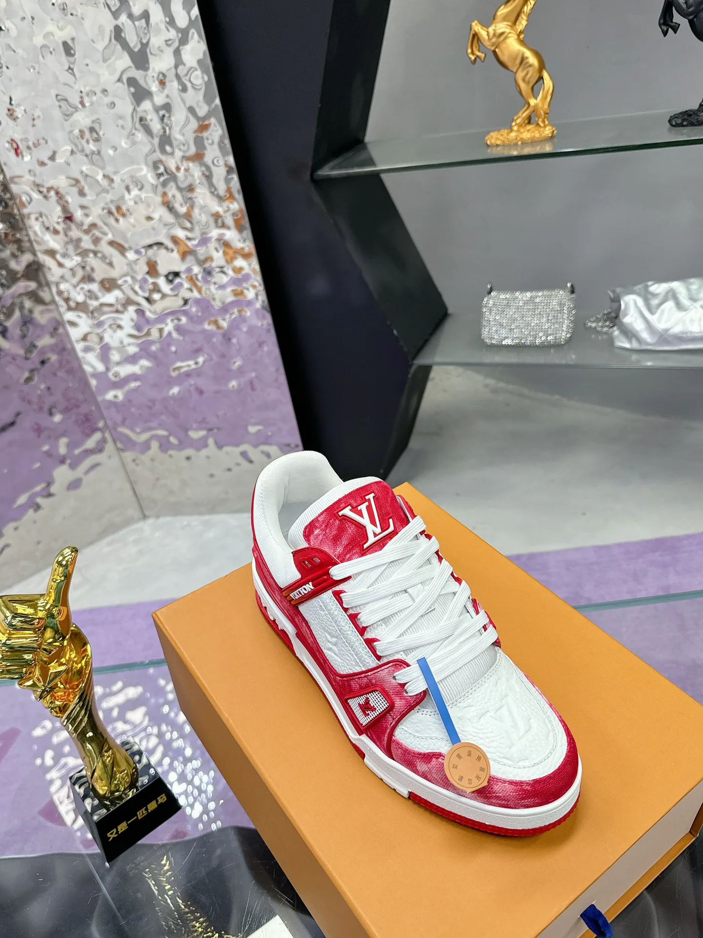 Women's Sneakers LOUIS VUITTON 17530408