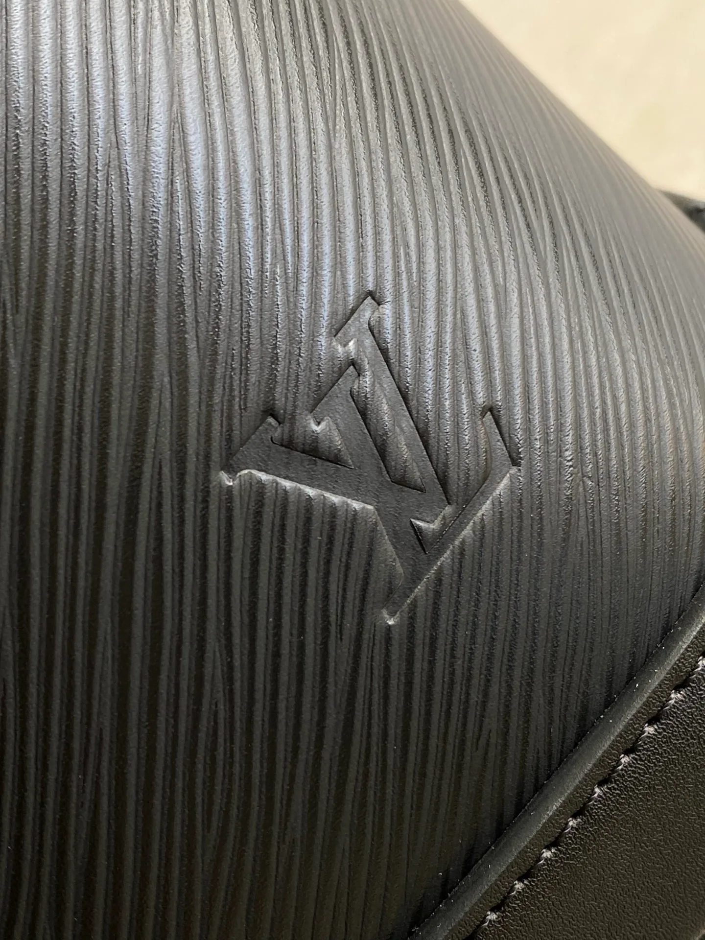Women's Classic Handbags LOUIS VUITTON 18491320