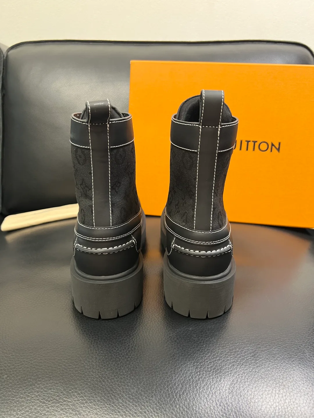 Men's Ankle Boots LOUIS VUITTON 18417486