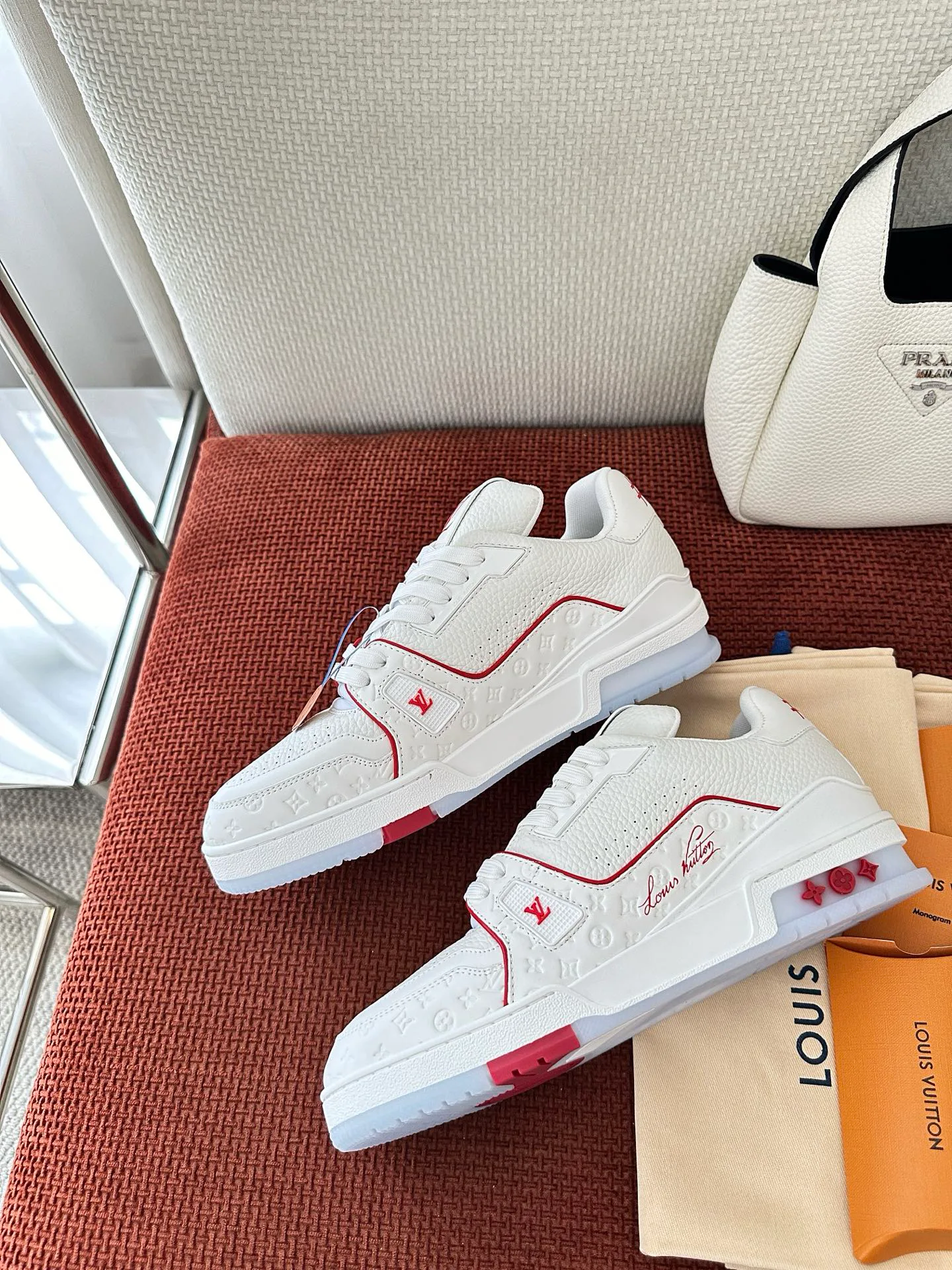 Women's Sneakers LOUIS VUITTON 17449366