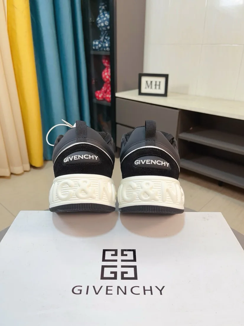 Women's Sneakers GIVENCHY 18211926