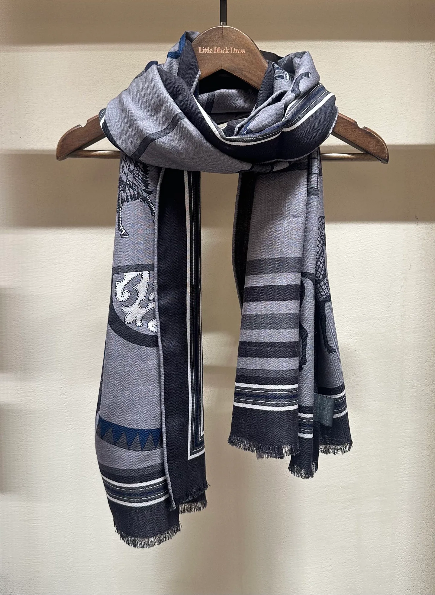 Scarves HERMES 18222475