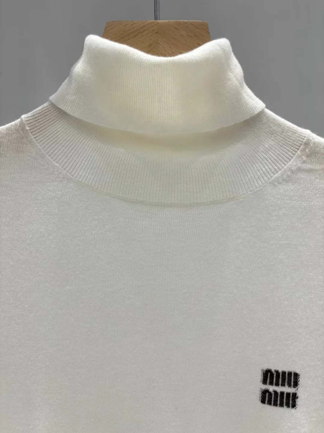 Women's Jumpers And Sweaters MIU MIU 18233424
