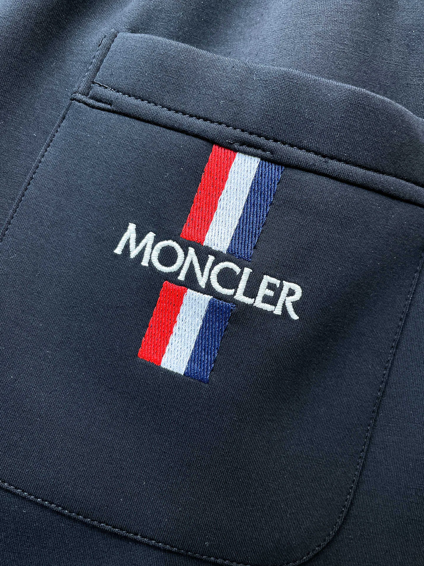 Men's Trousers MONCLER 18499628