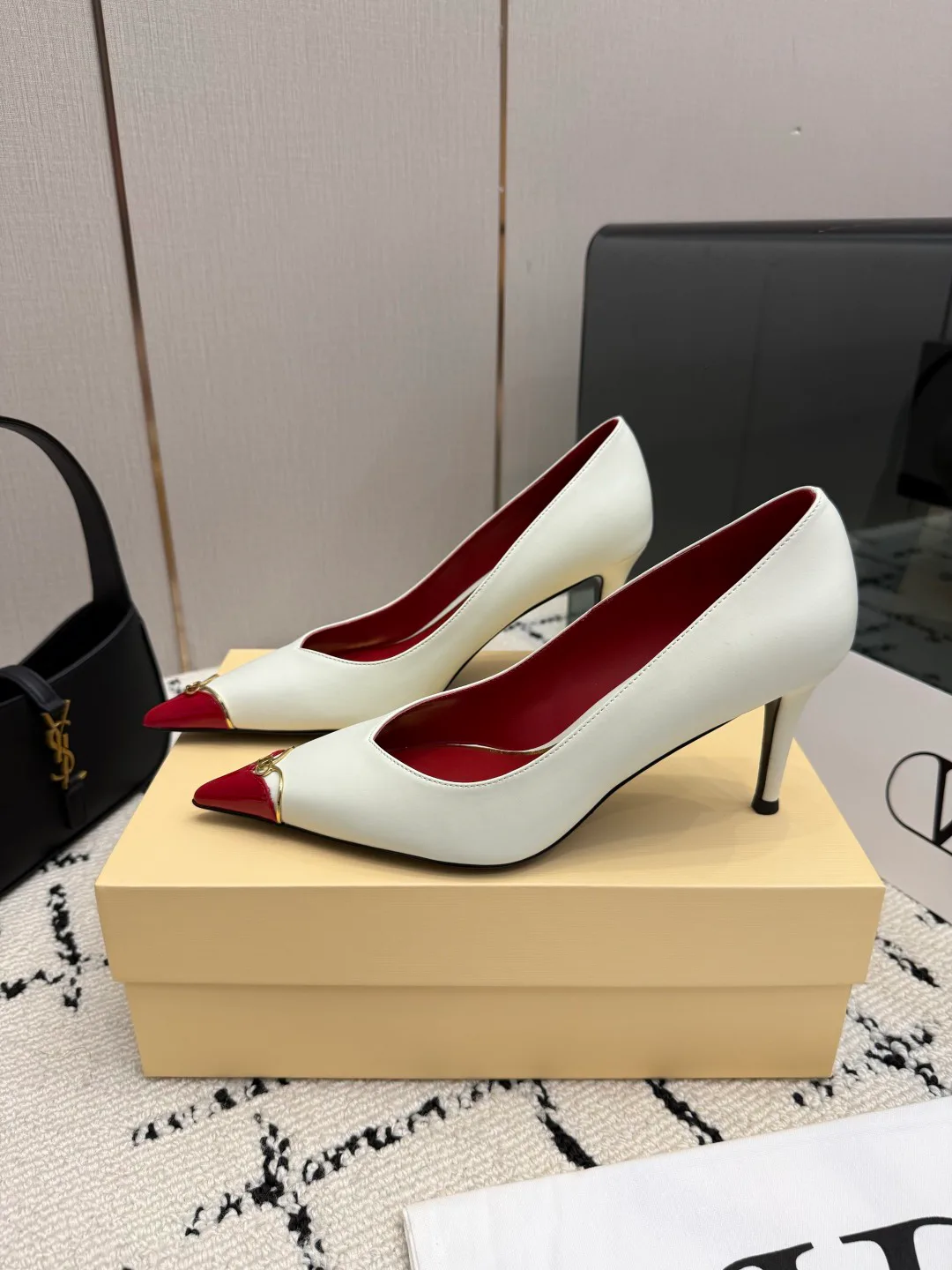 Women's Heels VALENTINO 17937559