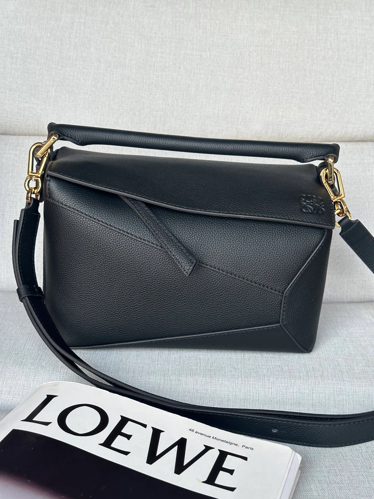 Women's Classic Handbags LOEWE 17303173