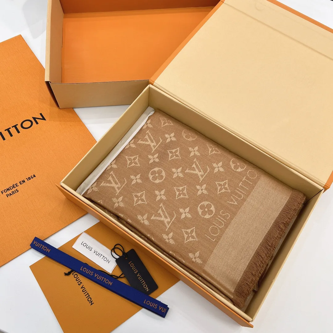 Scarves LOUIS VUITTON 18267591