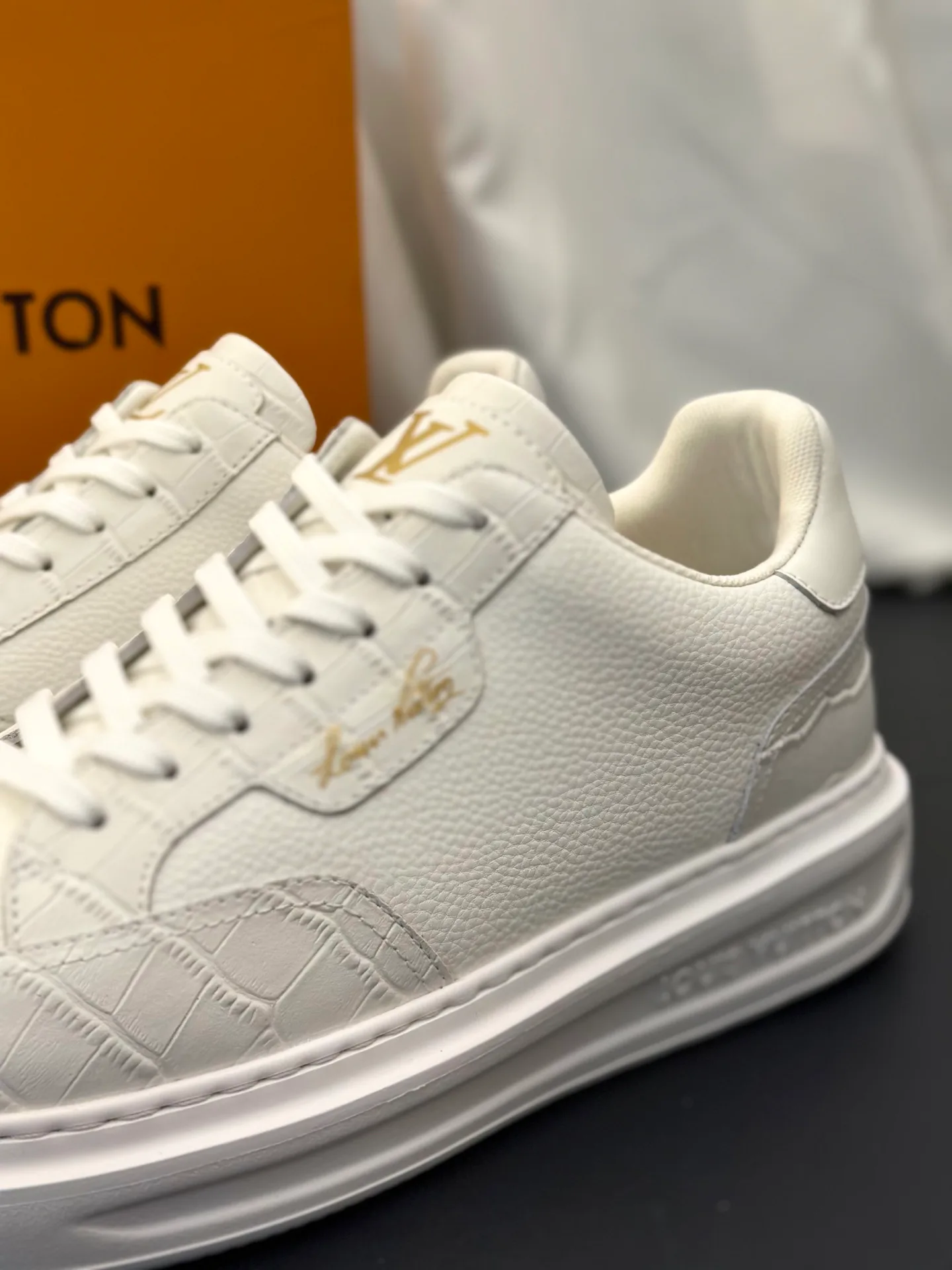 Кроссовки Мужские Louis Vuitton 18586716