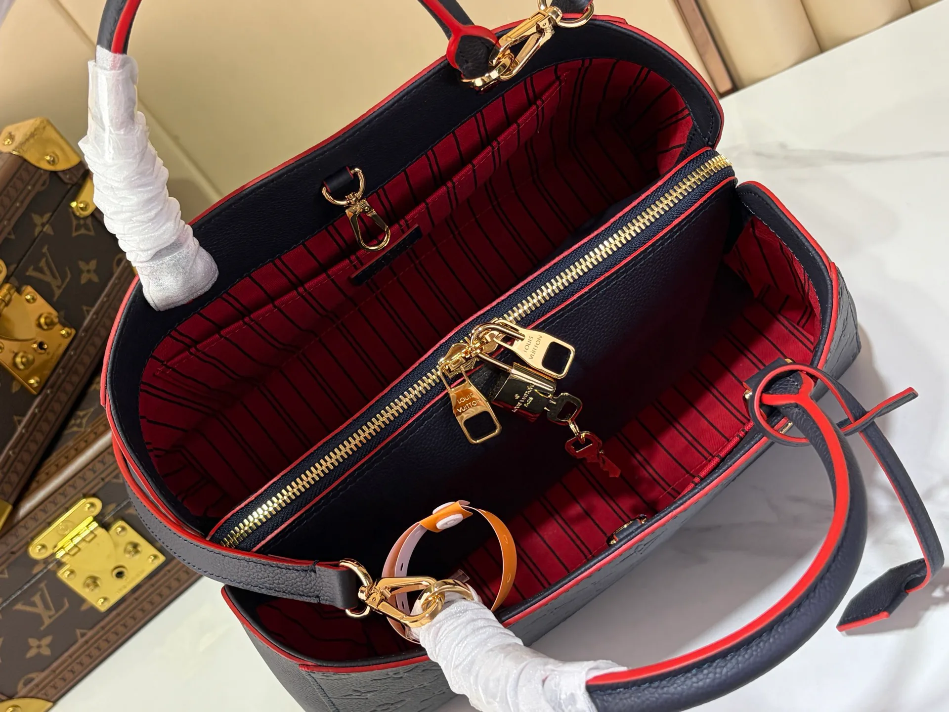 Women's Classic Handbags LOUIS VUITTON 18240329