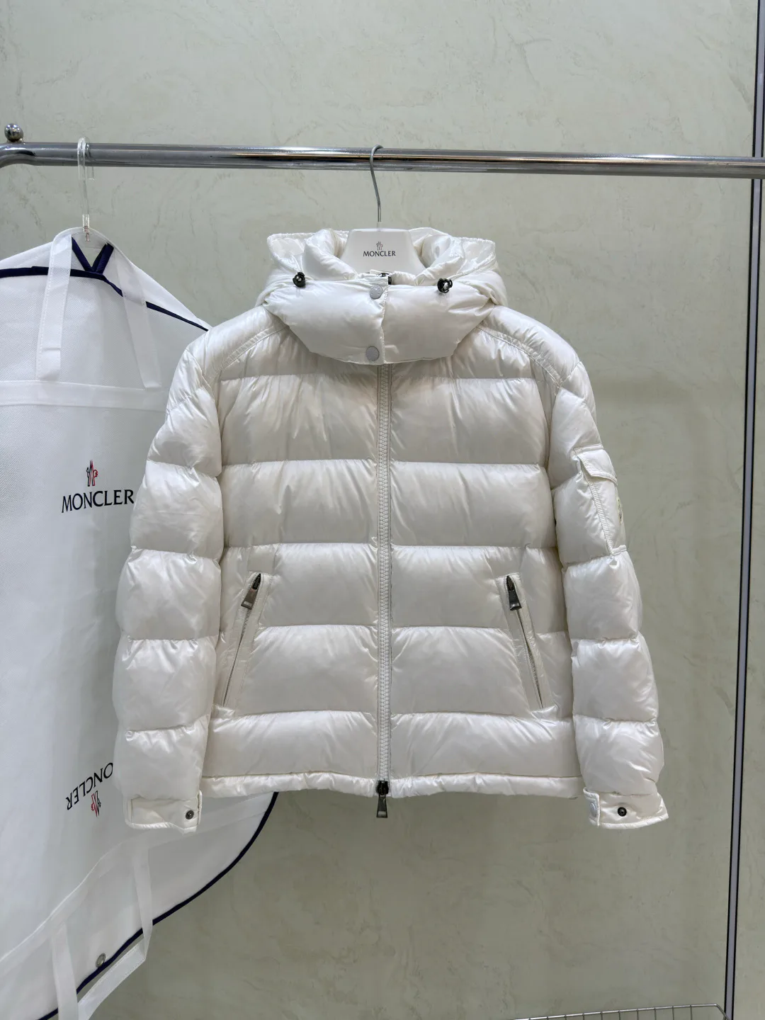 Men's Jackets And Down Jackets MONCLER 18383102
