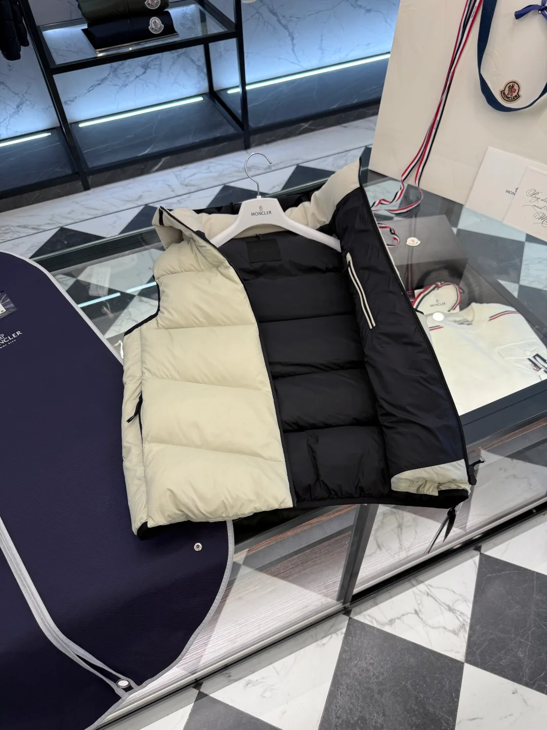 Men's Vests MONCLER 18007725