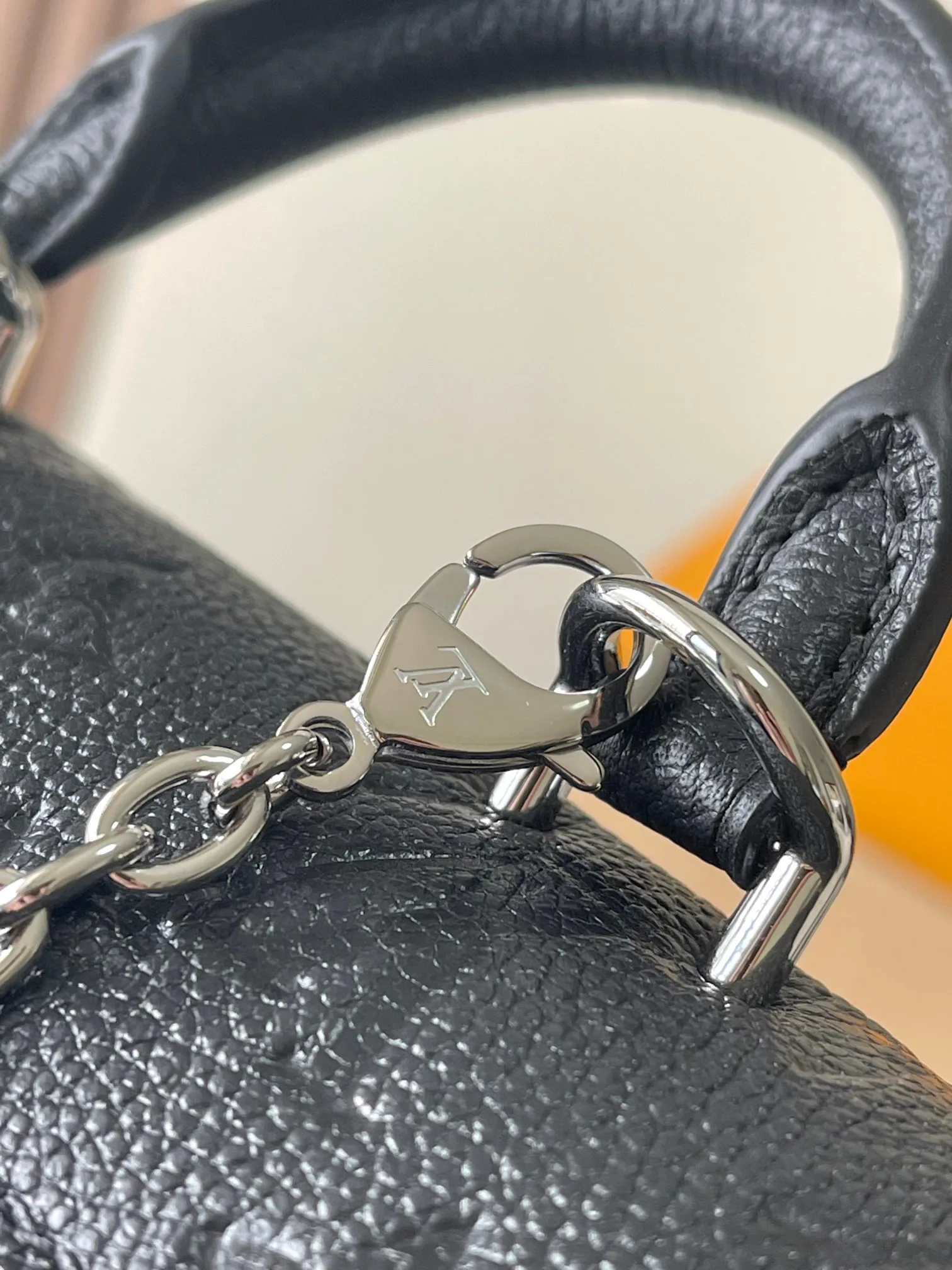 Классические Сумки Женские Louis Vuitton 18627717