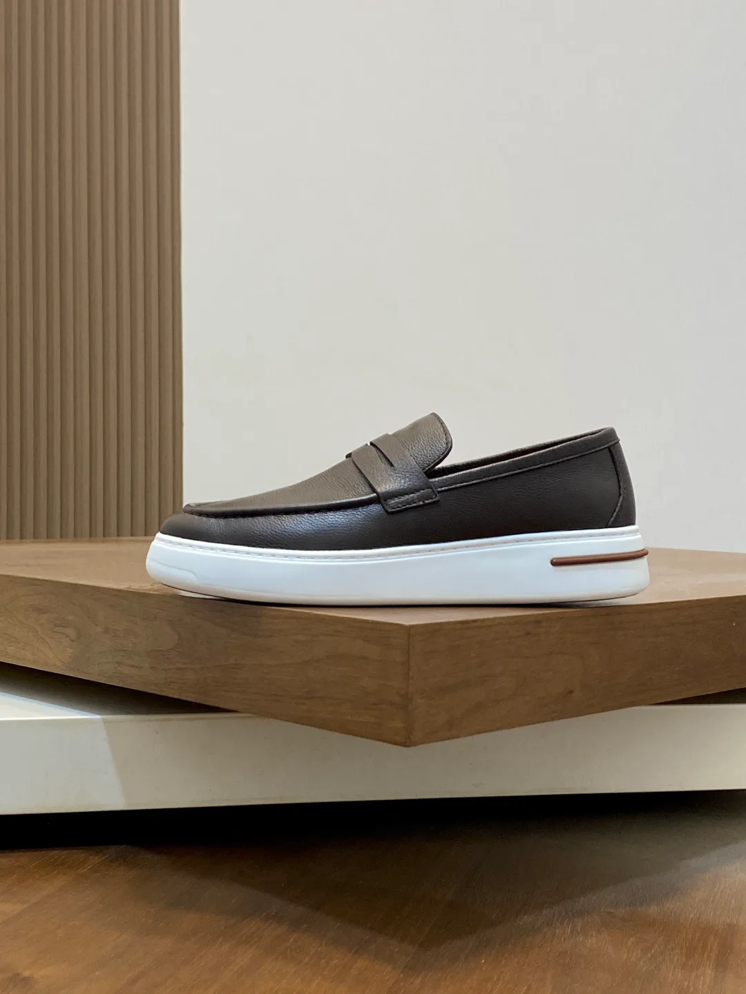Men's Loafers And Dress Shoes LORO PIANA 18079010