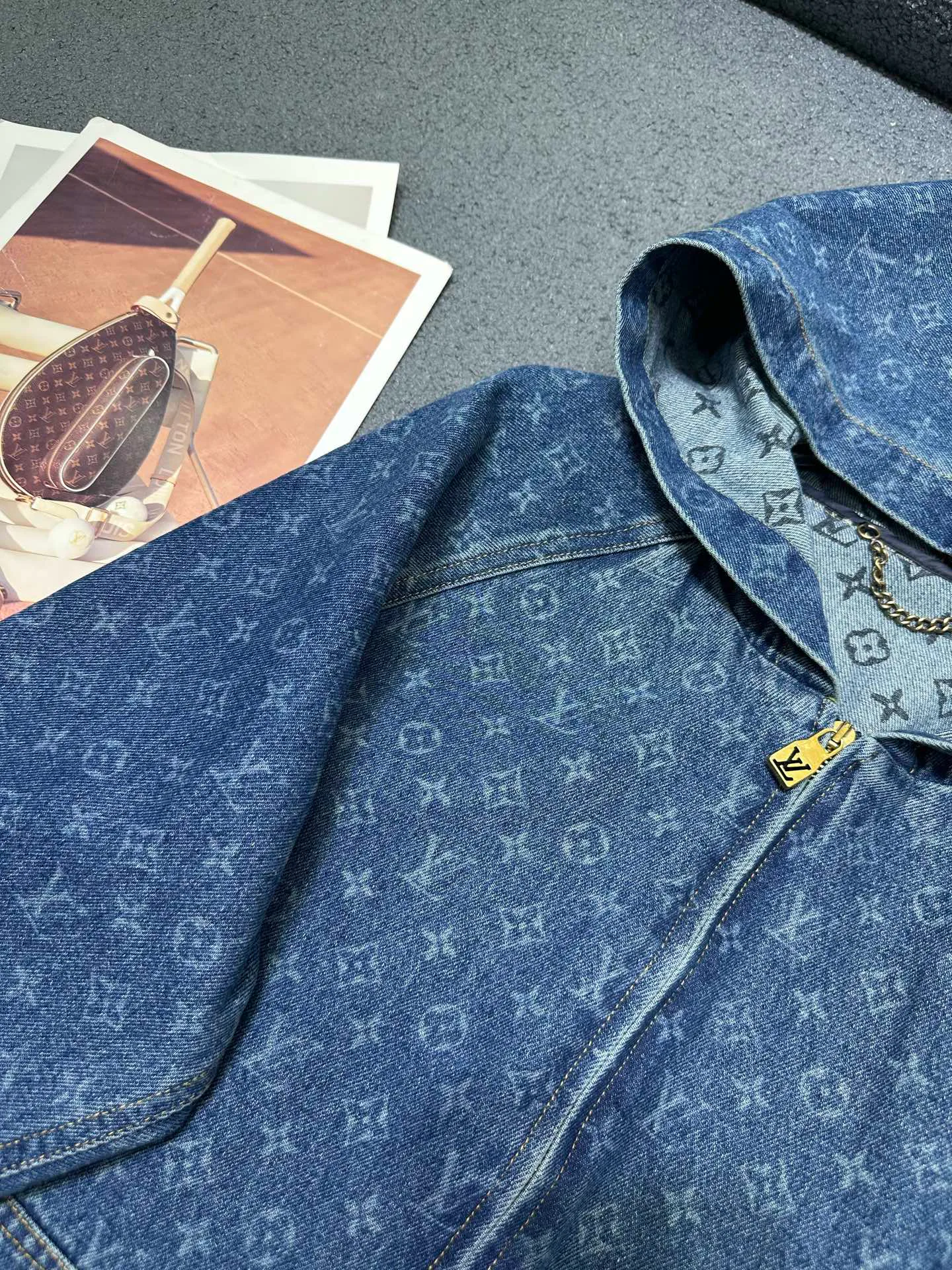 Women's Jackets And Down Jackets LOUIS VUITTON 18483794