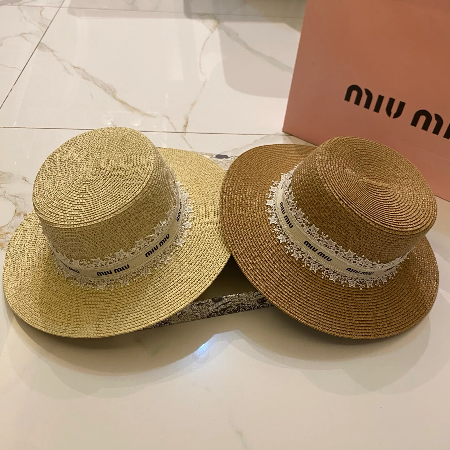 Hats MIU MIU 17498288