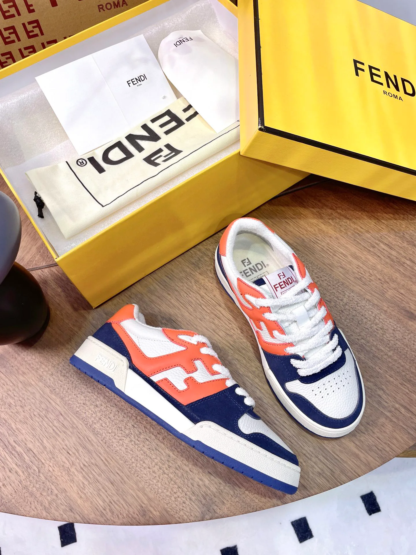 Women's Sneakers FENDI 17957375