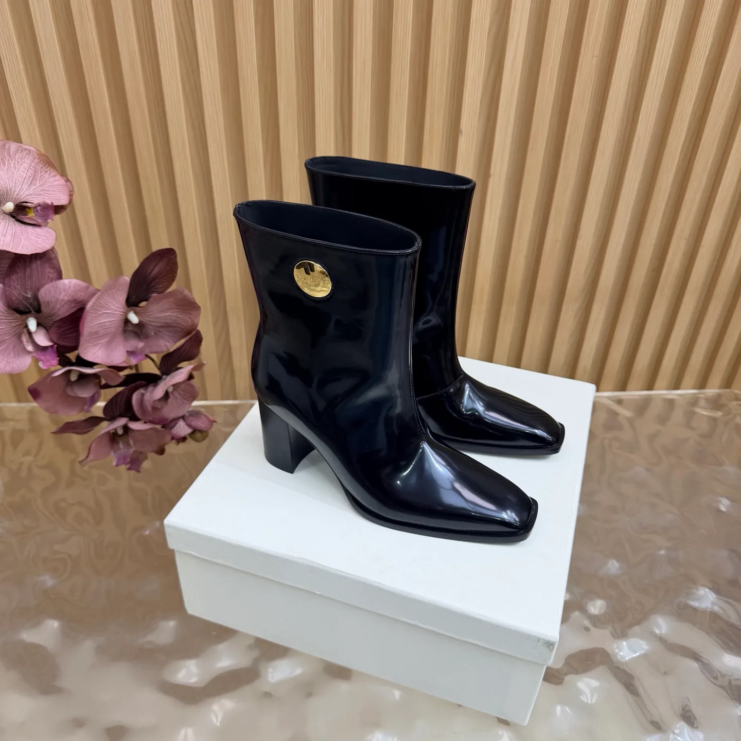 Women's Booties SAINT LAURENT 18235318