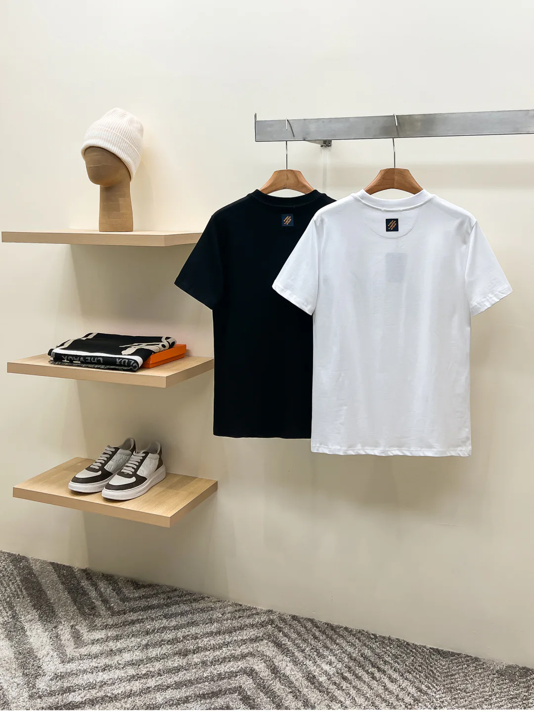 Men's T-Shirts LOUIS VUITTON 18499342