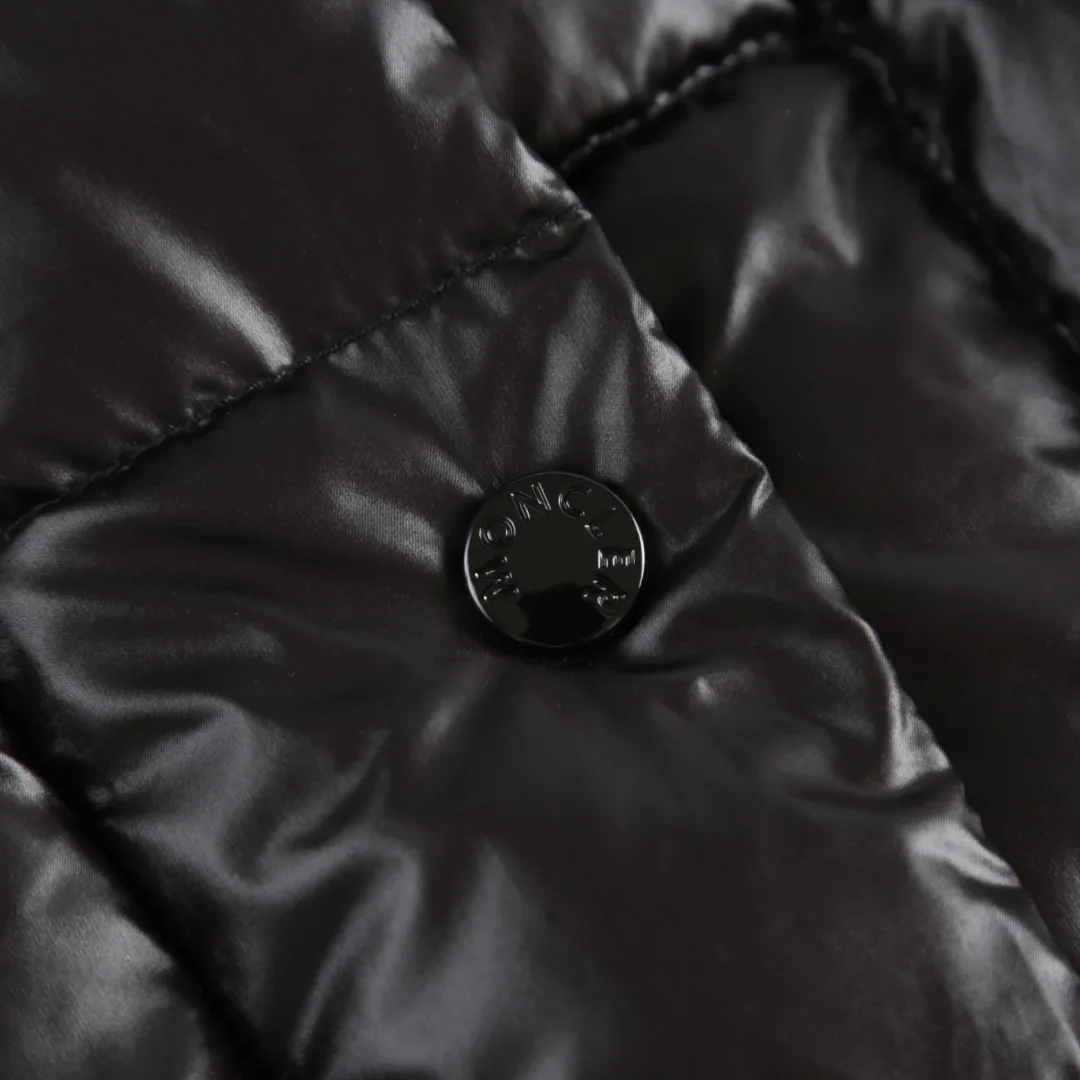 Women's Jackets And Down Jackets MONCLER 17964910