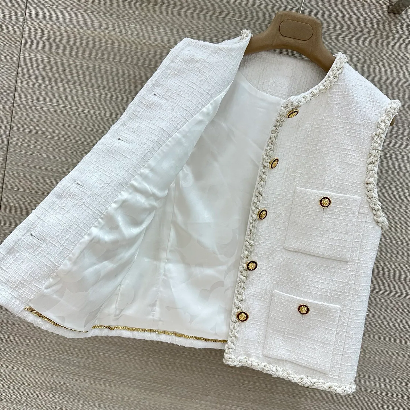 Women's Vests CHANEL 18027444