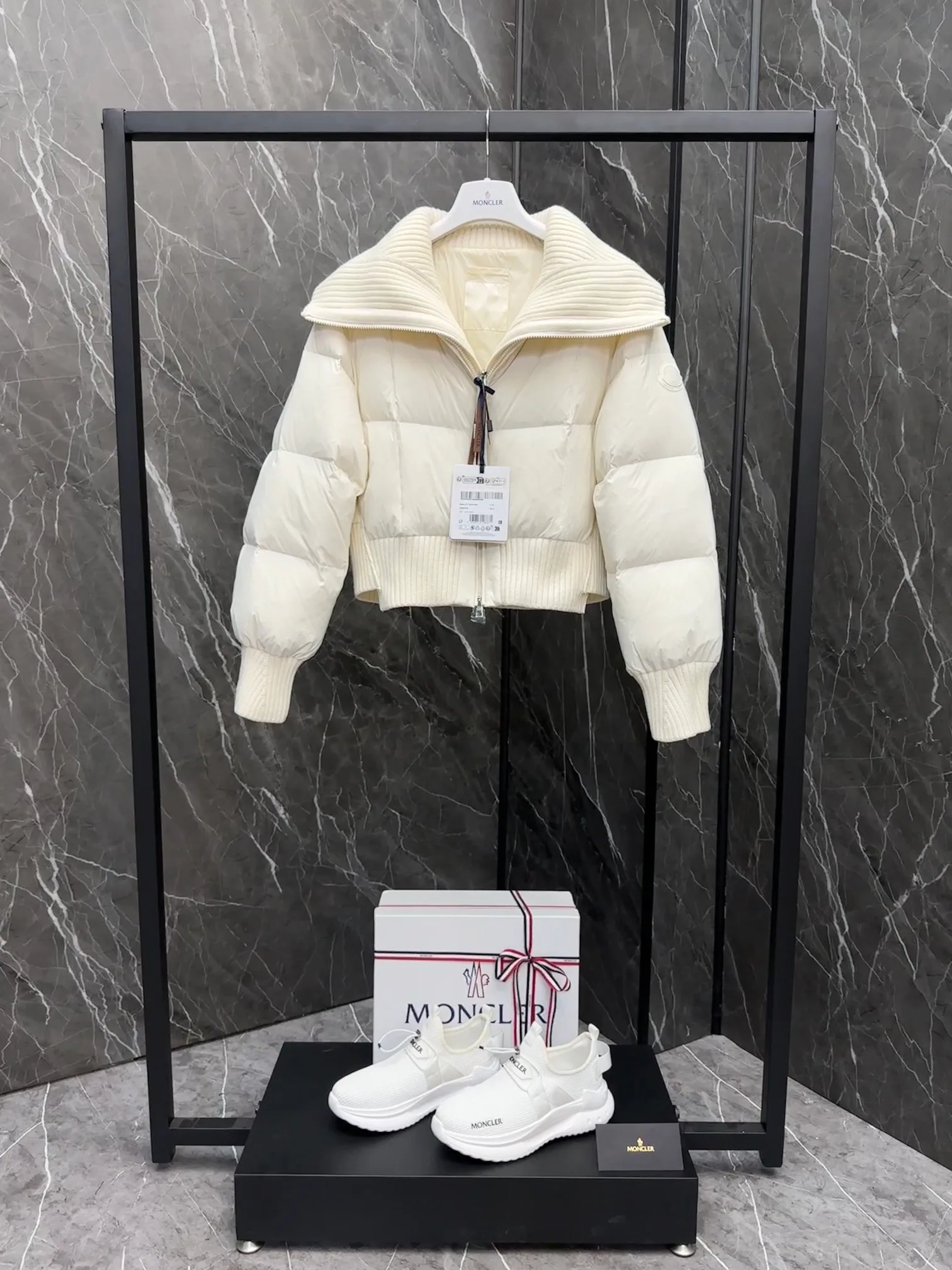 Men's Jackets And Down Jackets MONCLER 18281283