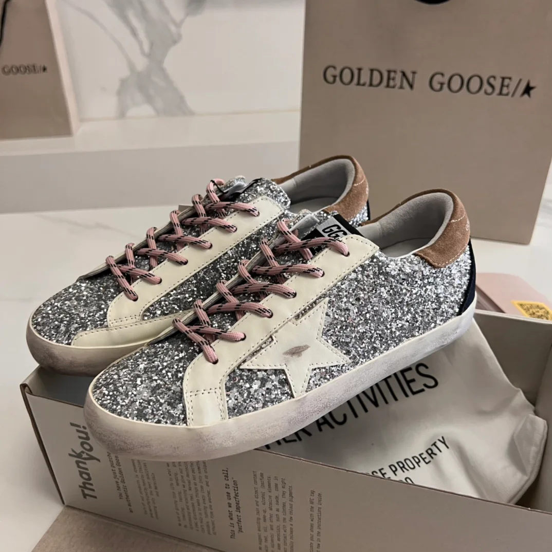 Women's Sneakers GOLDEN GOOSE 16995667
