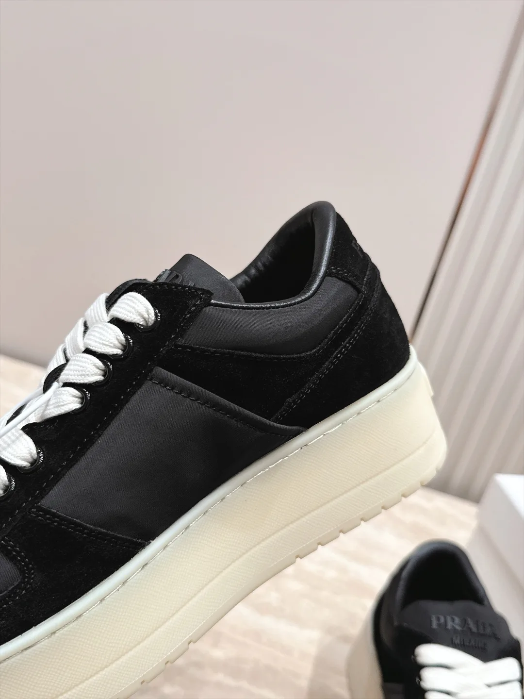 Кроссовки Женские Prada 18685937