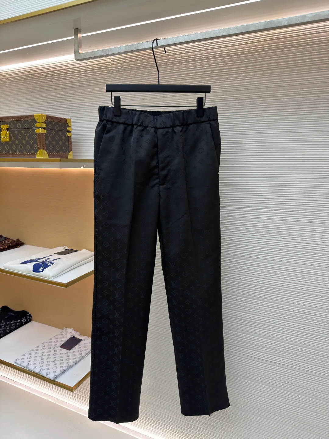 Men's Trousers LOUIS VUITTON 18260612