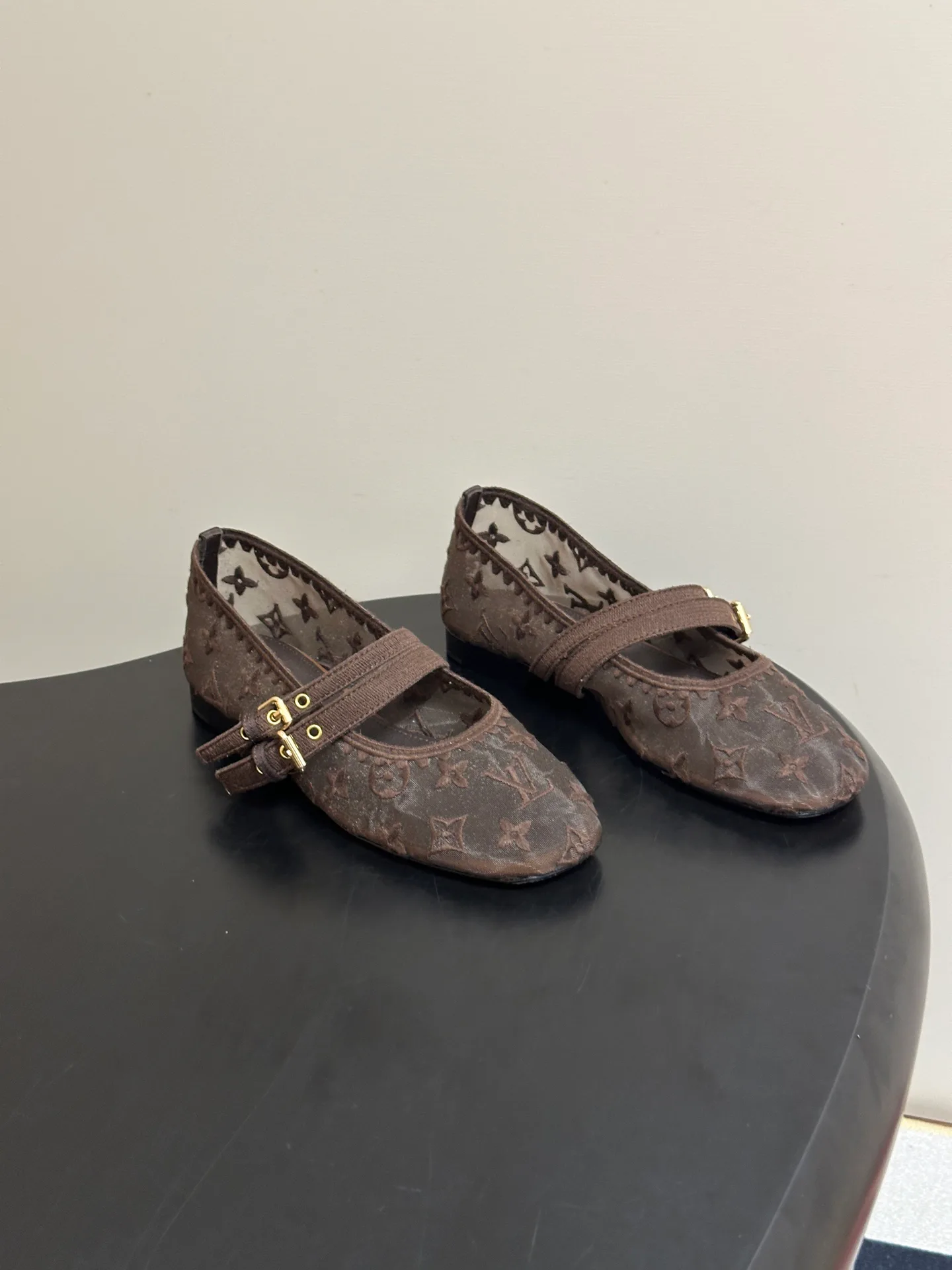 Women's Ballet Flats LOUIS VUITTON 18340939