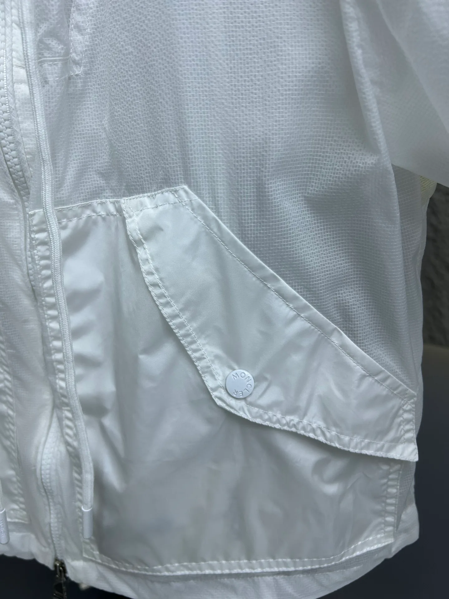 Women's Jackets And Down Jackets MONCLER 16968699