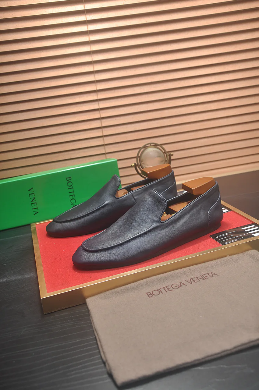 Men's Loafers And Dress Shoes BOTTEGA VENETA 17182681