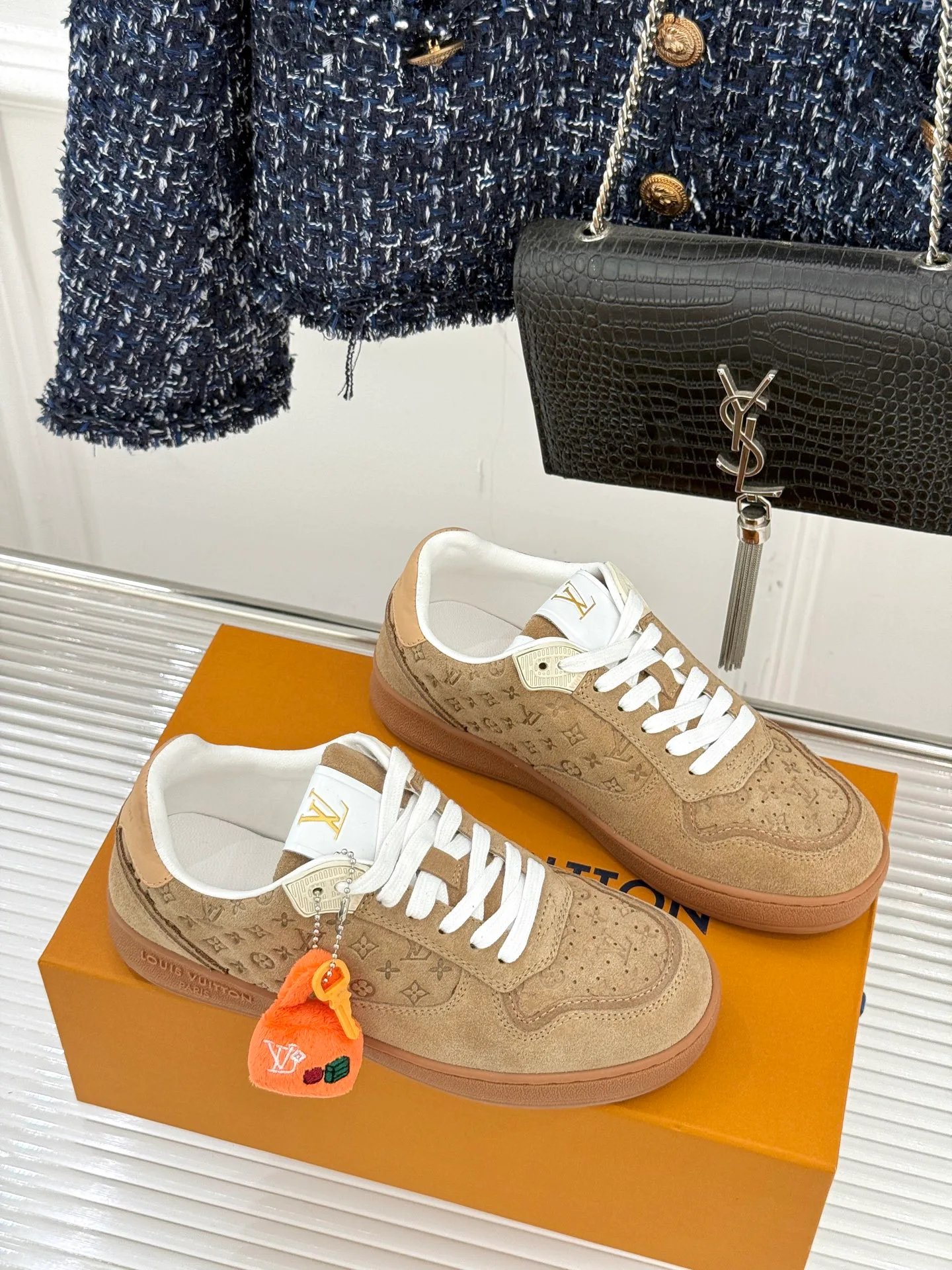 Women's Sneakers LOUIS VUITTON 18036323