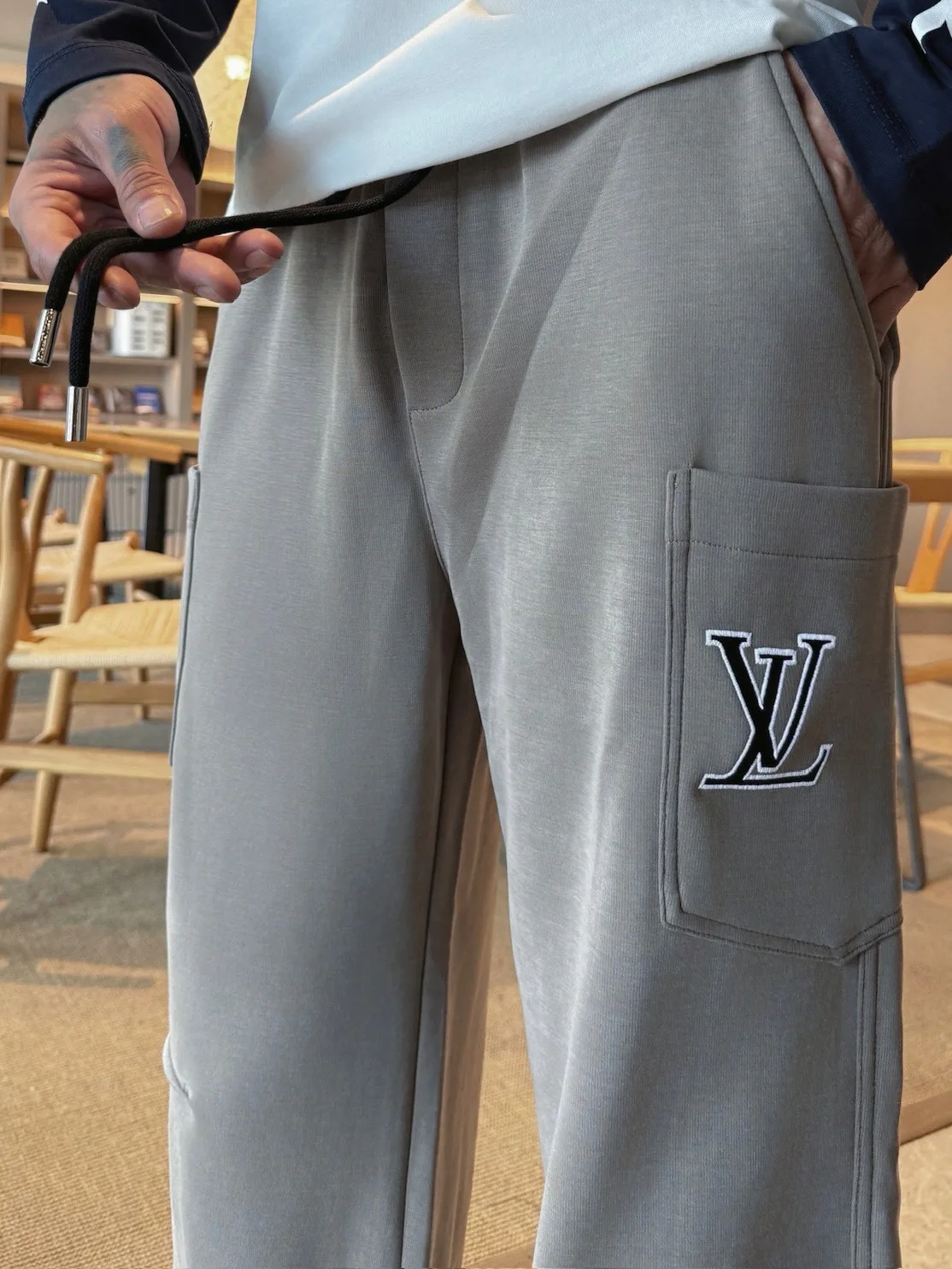 Men's Trousers LOUIS VUITTON 18345821