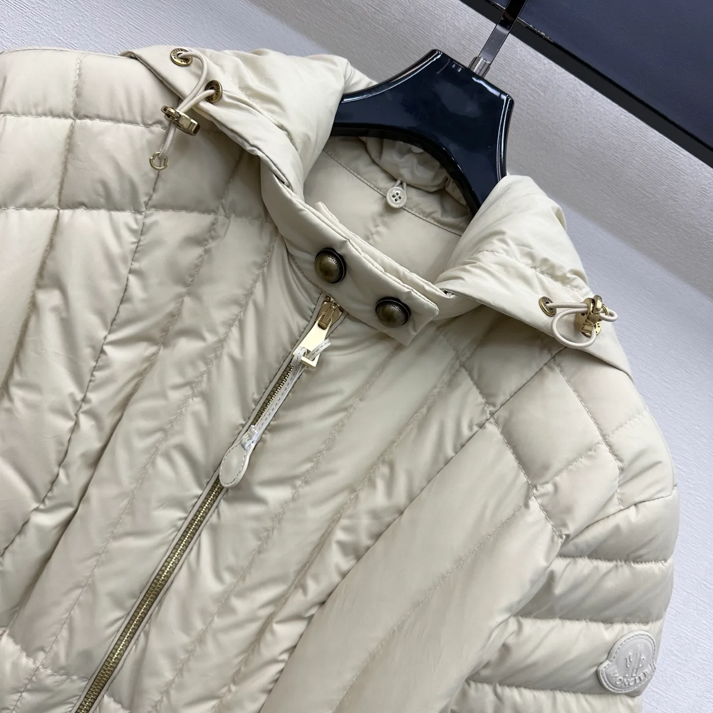 Women's Jackets And Down Jackets MONCLER 18279125