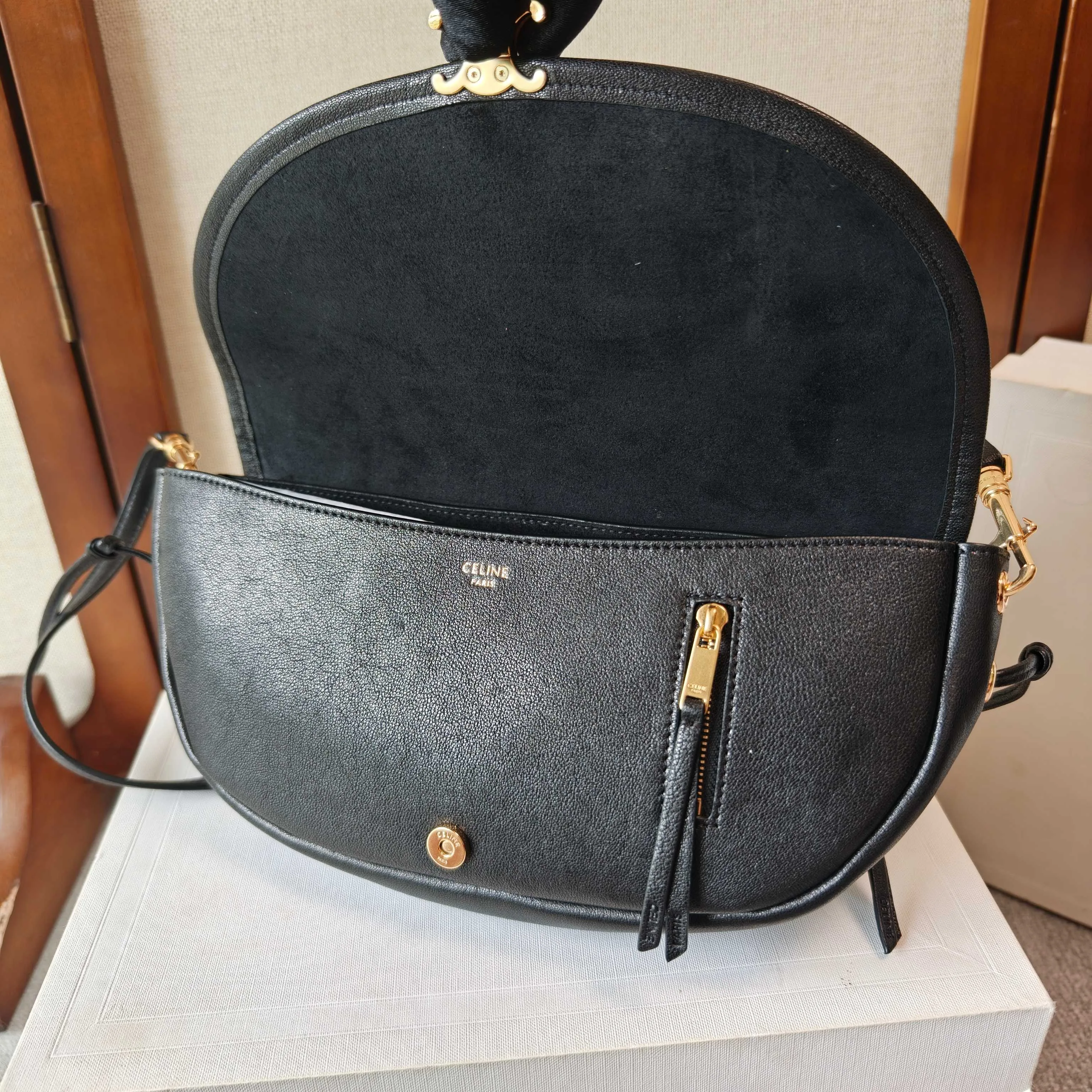 Women's Classic Handbags CELINE 16869086
