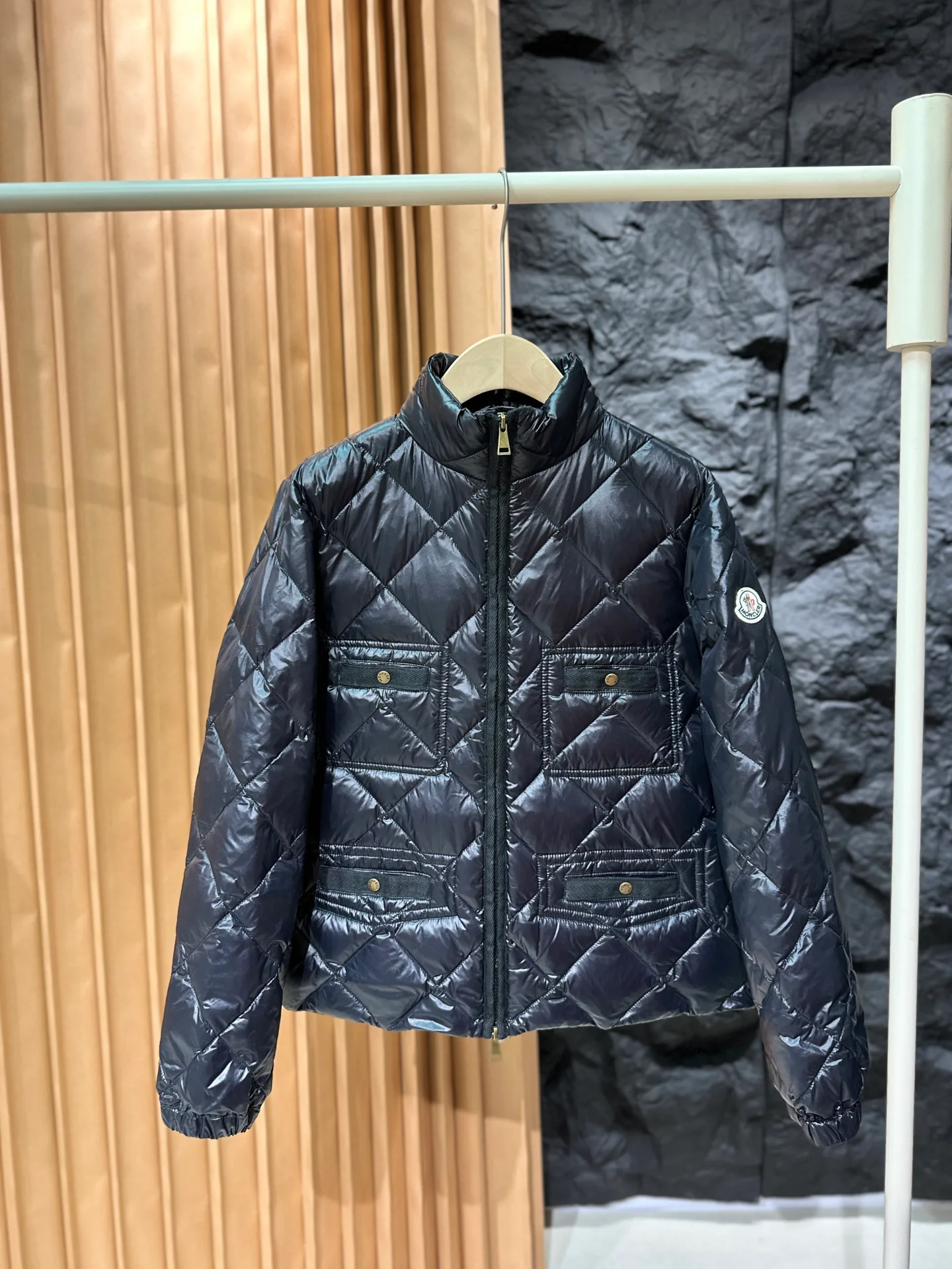 Women's Jackets And Down Jackets MONCLER 17938425
