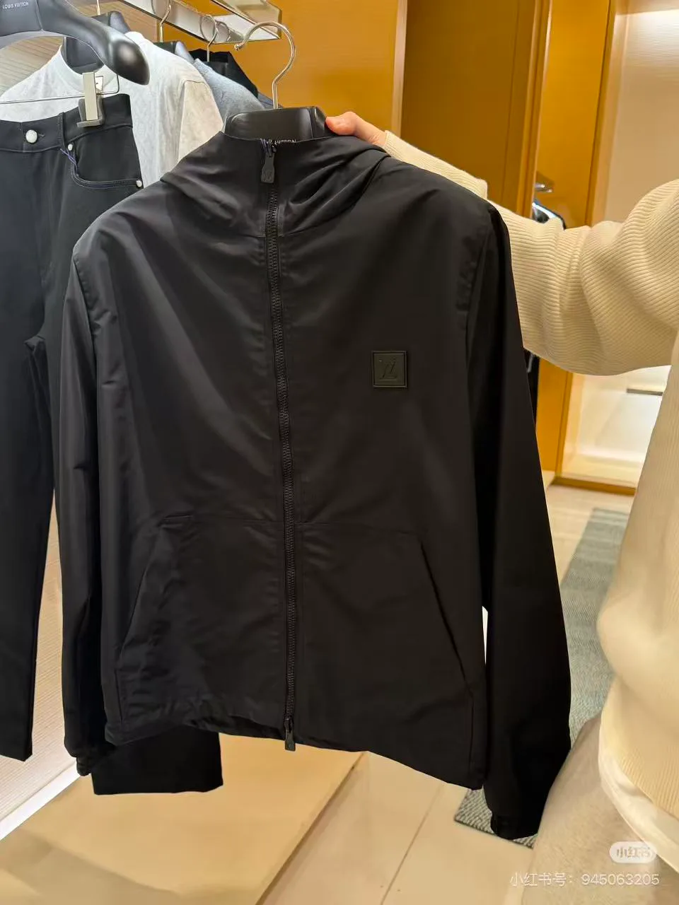 Men's Jackets And Down Jackets LOUIS VUITTON 18140230