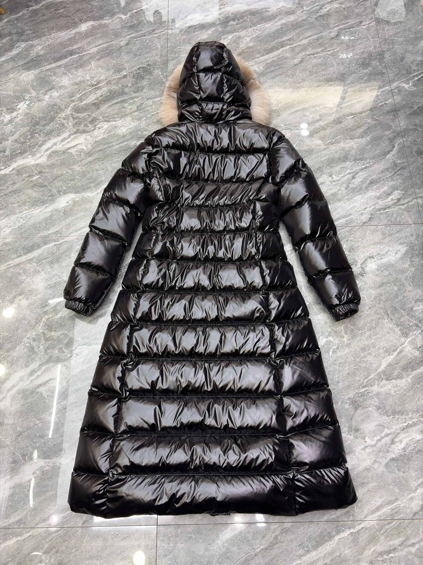 Women's Jackets And Down Jackets MONCLER 17801588