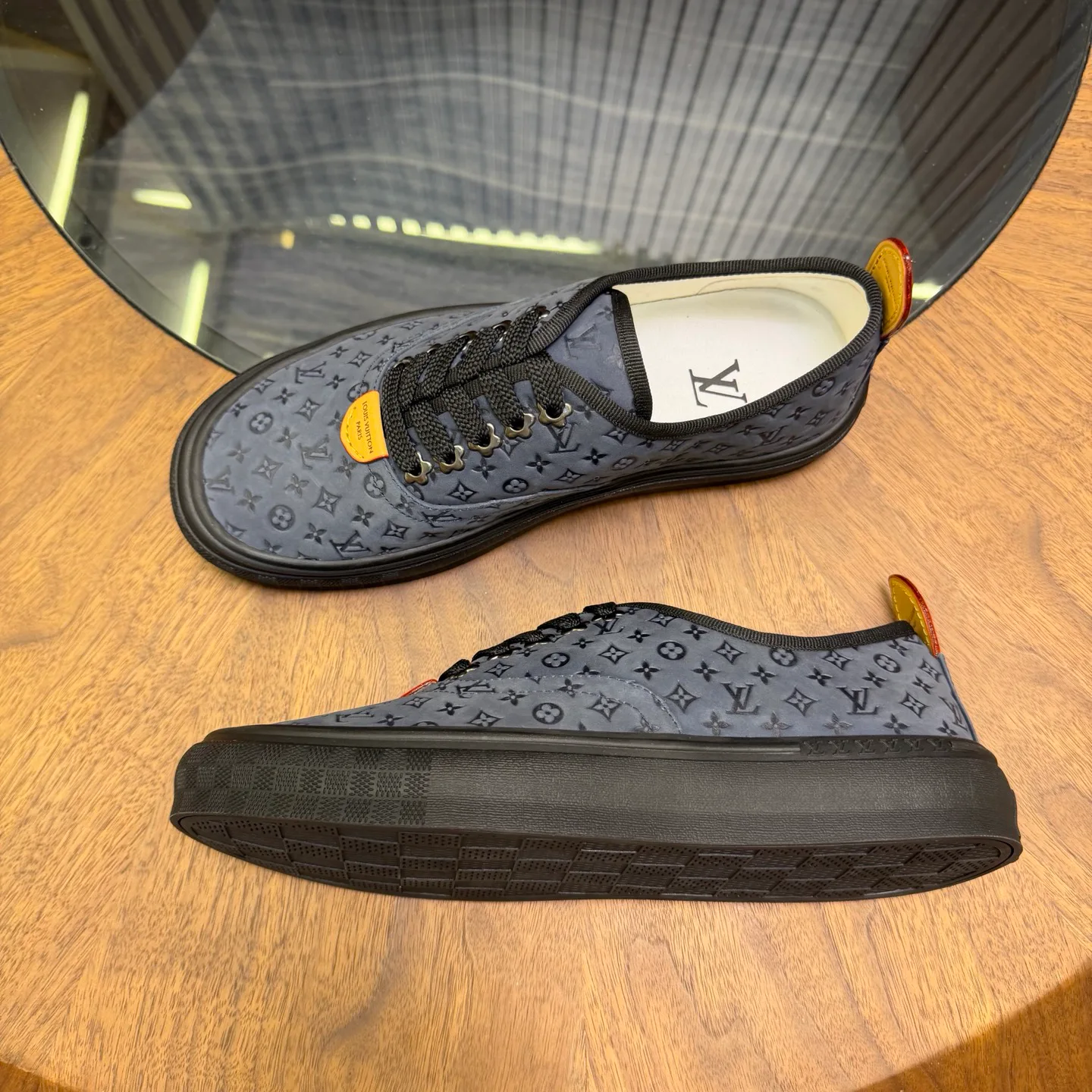 Men's Sneakers LOUIS VUITTON 19545911