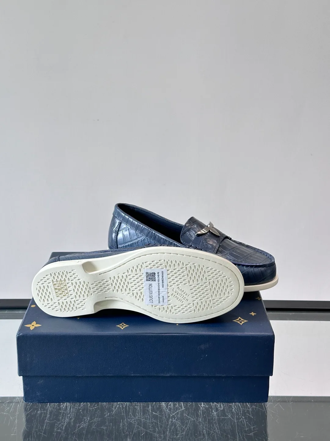 Men's Loafers And Dress Shoes LOUIS VUITTON 18118559