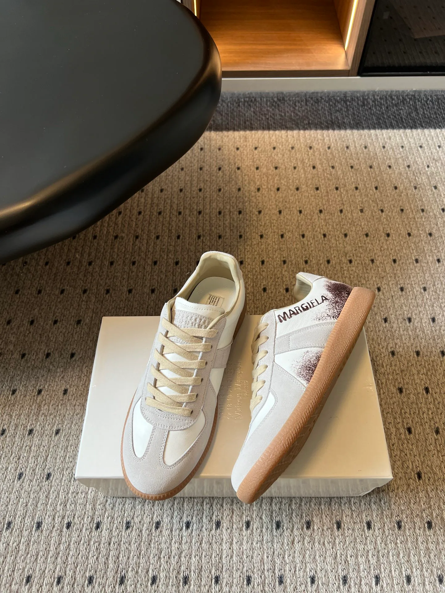 Women's Sneakers MAISON MARGIELA 17419522