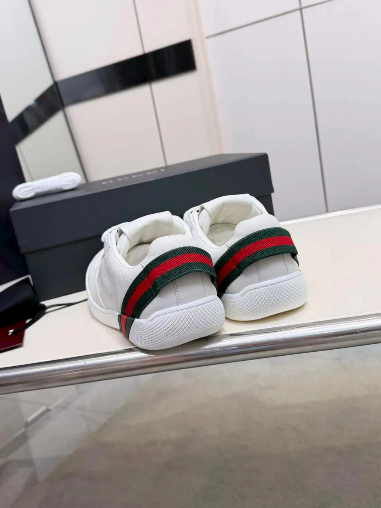 Women's Sneakers GUCCI 18311599