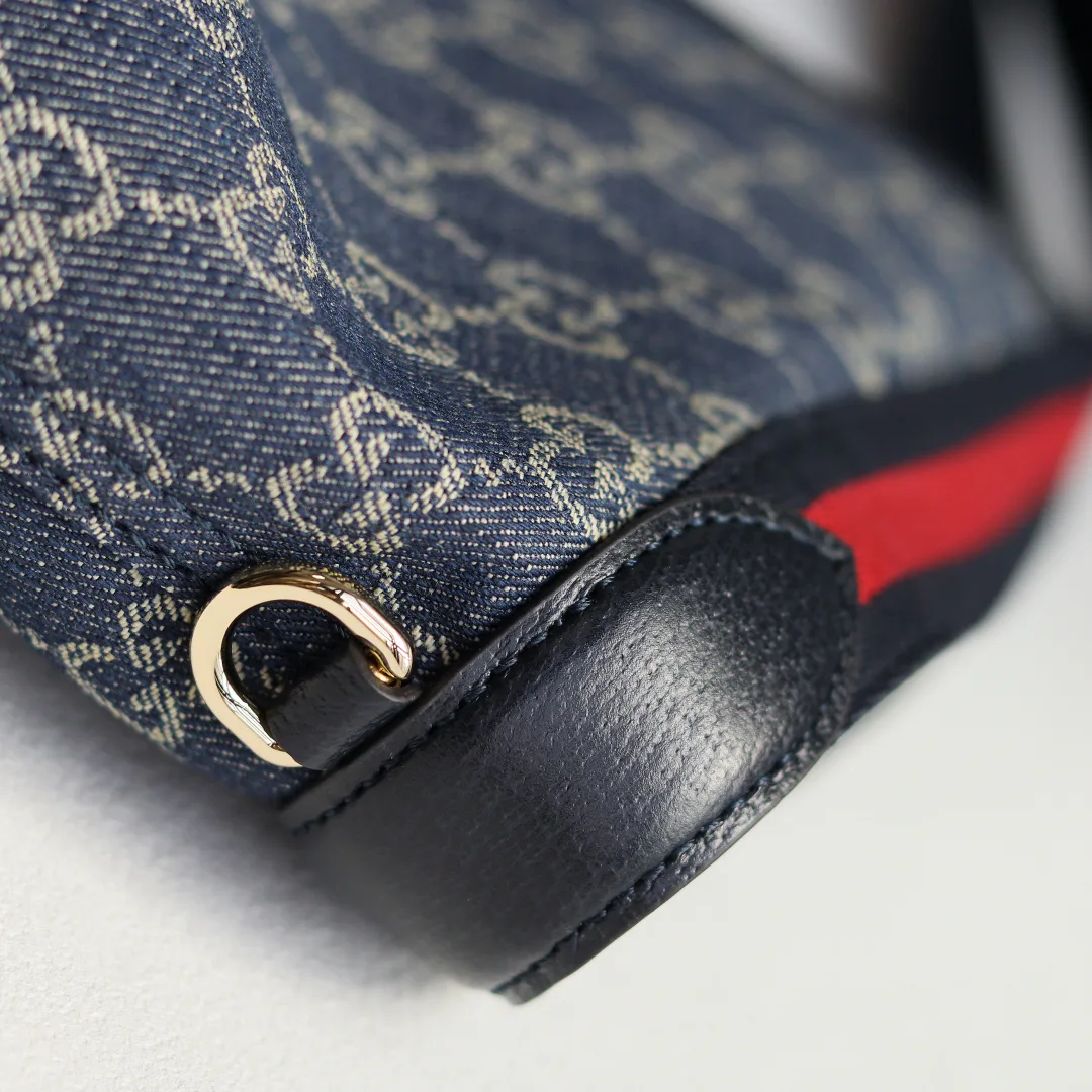 Women's Classic Handbags GUCCI 18262394
