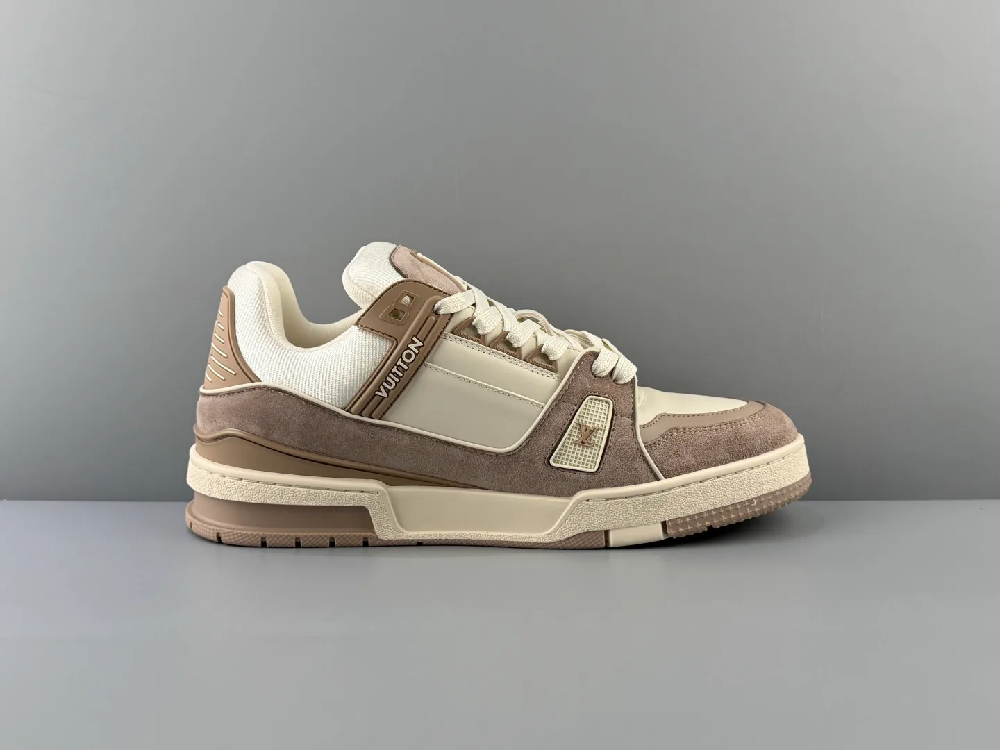 Women's Sneakers LOUIS VUITTON 17918699