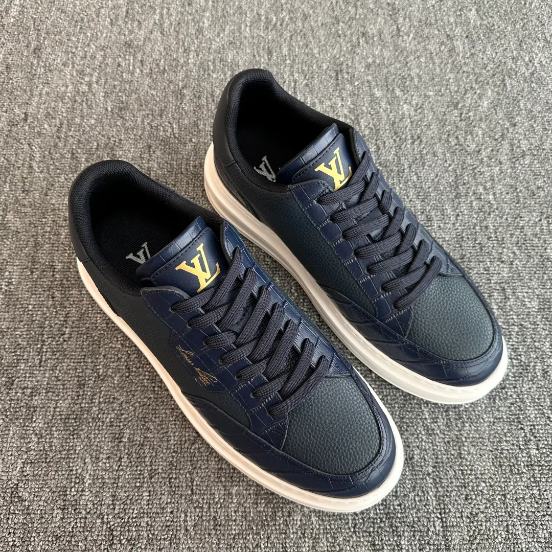Men's Sneakers LOUIS VUITTON 18394328